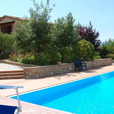 Sleeps 3 With Pool Apartment