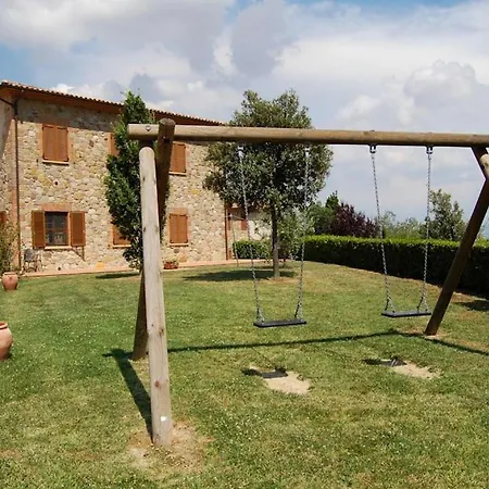 Sleeps 3 With Pool Lajatico