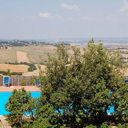 Sleeps 3 With Pool Apartment